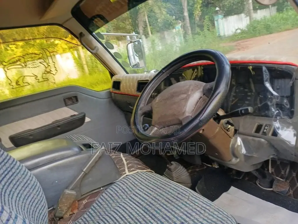 Nissan Caravan 1998 Van (Used)