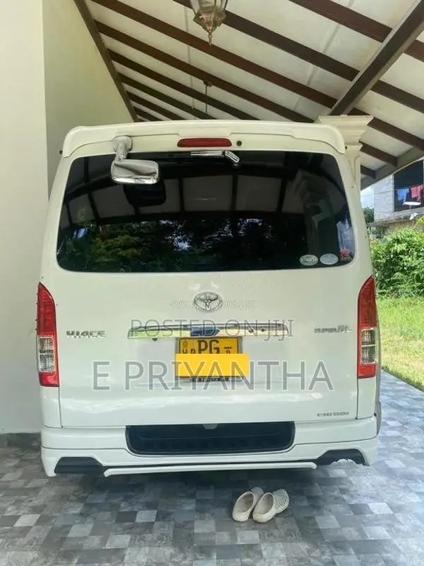 Toyota Hiace KDH 201 Super GL 2015 Van (Used)