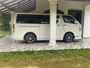Toyota Hiace KDH 201 Super GL 2015 Van (Used)