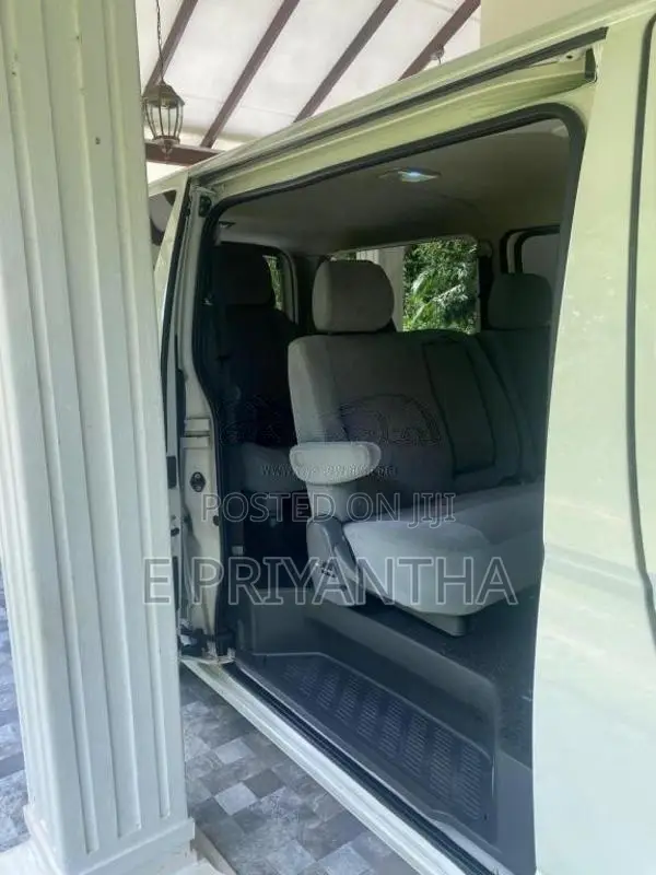 Toyota Hiace KDH 201 Super GL 2015 Van (Used)