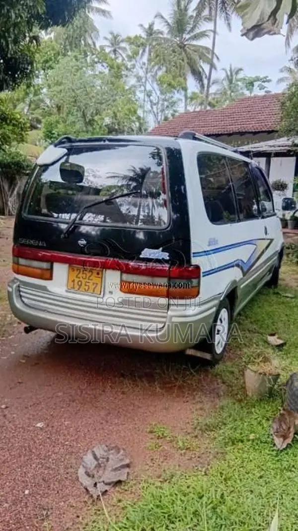 Nissan Serena 1996 Van (Used)