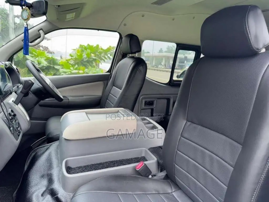 Nissan Caravan 2014 Van (Used)