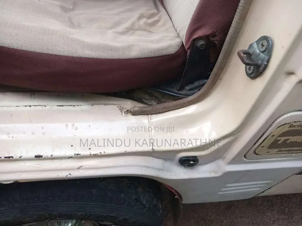 Mitsubishi L300 1984 Van (Used)