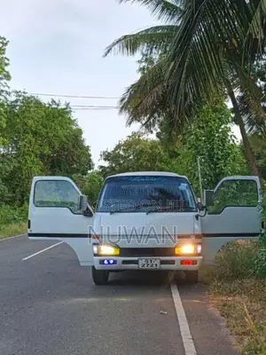 Isuzu Wfr Fargo 1980 Van (Used)