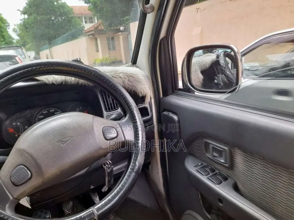Daihatsu Hijet S200 1999 Van (Used)
