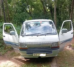 Toyota Dolphin 1990 Van (Used)
