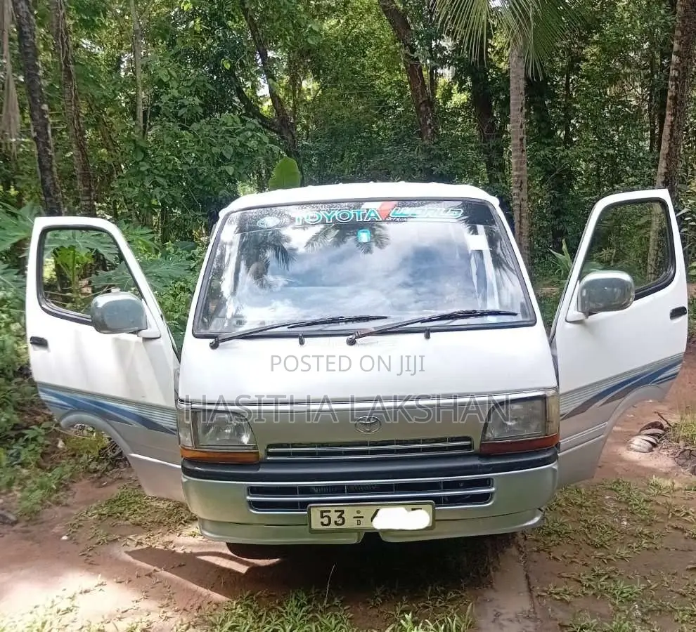 Toyota Dolphin 1990 Van (Used)