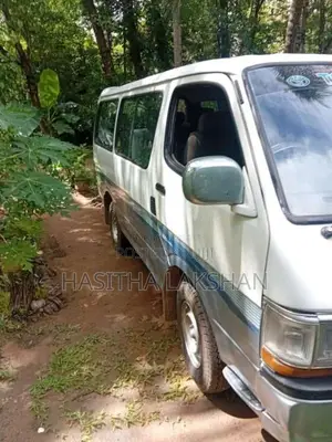 Toyota Dolphin 1990 Van (Used)