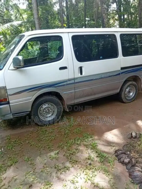 Toyota Dolphin 1990 Van (Used)