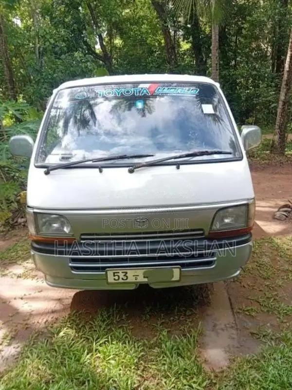 Toyota Dolphin 1990 Van (Used)