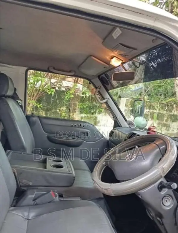 Nissan Vanette Lion Face 2006 Van (Used)