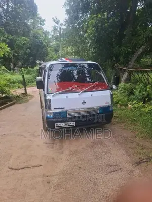 Nissan Caravan 1990 Van (Used)