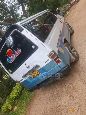 Nissan Caravan 1990 Van (Used)
