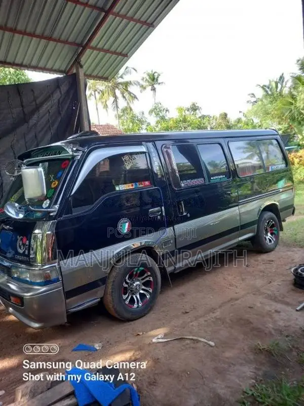 Nissan Caravan 1992 Van (Used)