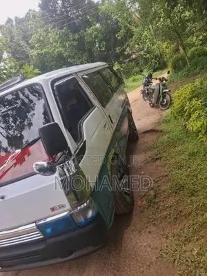 Nissan Caravan 1990 Van (Used)