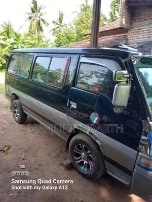 Nissan Caravan 1992 Van (Used)