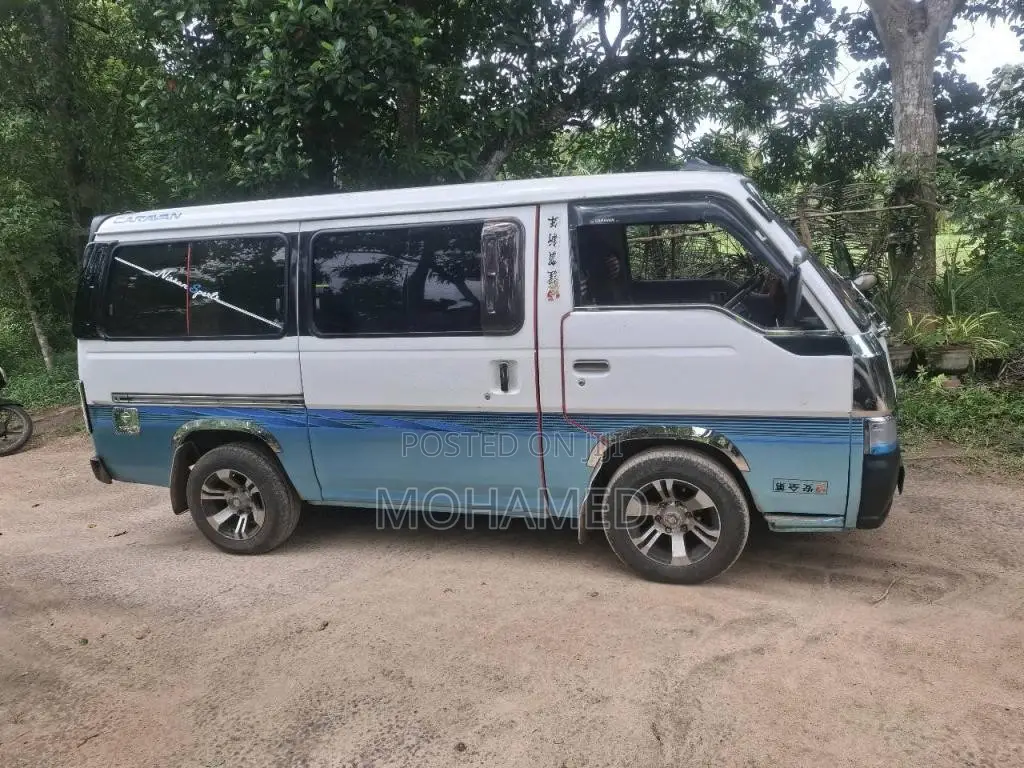 Nissan Caravan 1990 Van (Used)