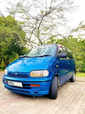 Nissan Serena 1993 Van (Used)
