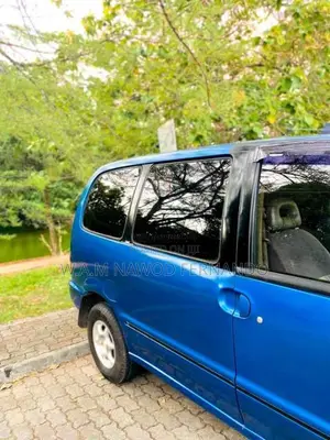 Nissan Serena 1993 Van (Used)
