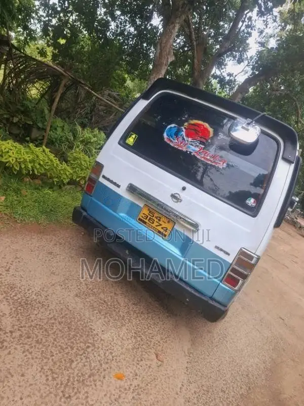 Nissan Caravan 1990 Van (Used)
