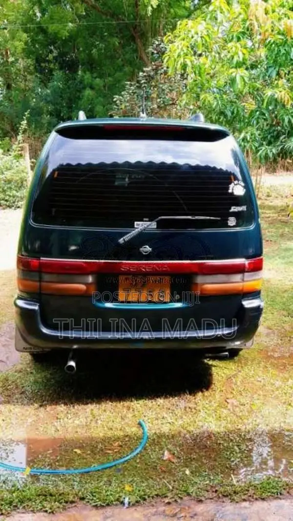 Nissan Serena 1992 Van (Used)