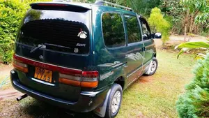 Nissan Serena 1992 Van (Used)