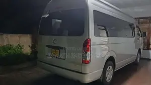 Toyota HIACE 2006 Van (Used)