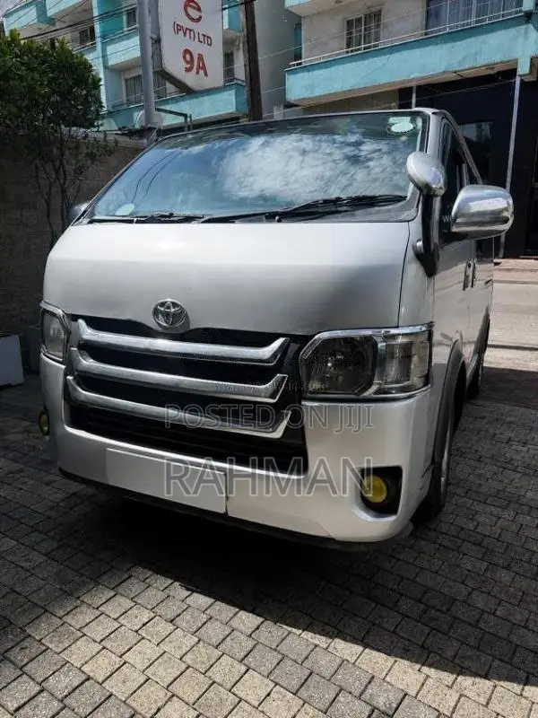 Toyota KDH 200 2006 Van (Used)