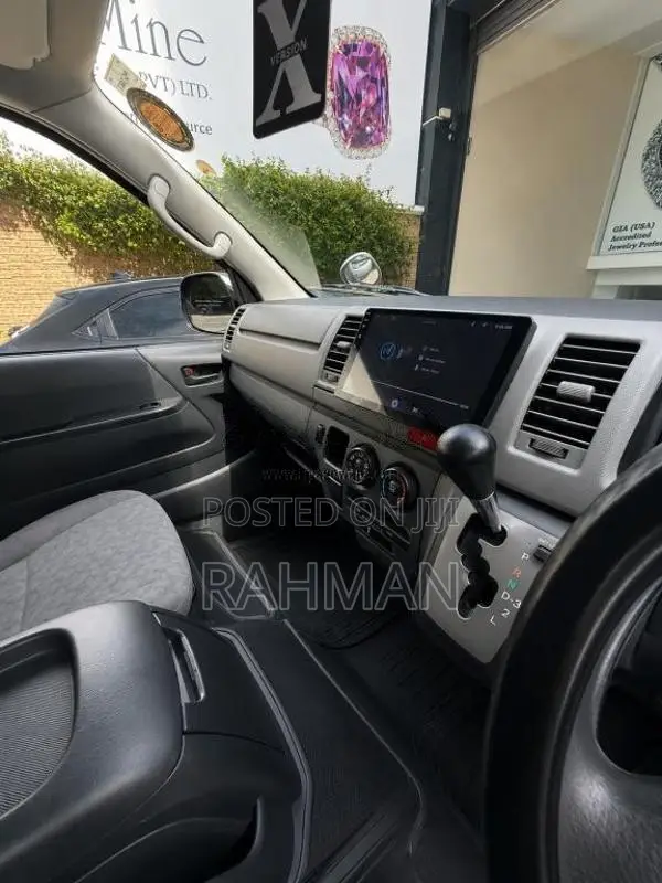 Toyota KDH 200 2006 Van (Used)