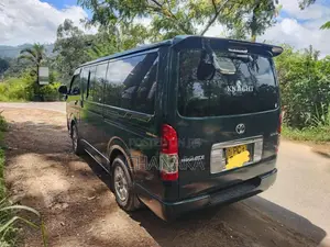 Toyota KDH 2007 Van (Used)