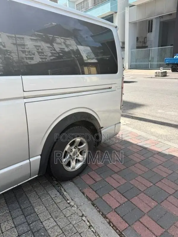 Toyota KDH 200 2006 Van (Used)
