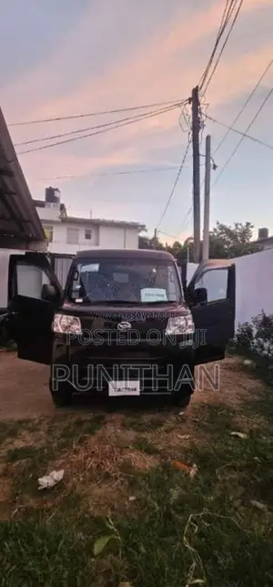Daihatsu Hijet 2023 Van (Used)