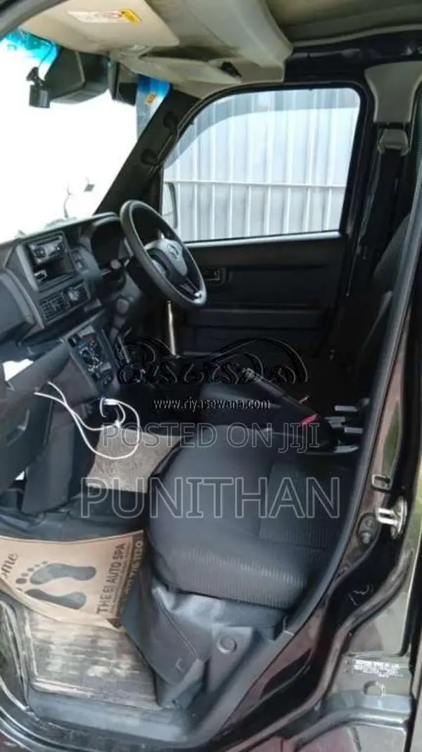 Daihatsu Hijet 2023 Van (Used)