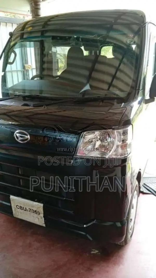 Daihatsu Hijet 2023 Van (Used)