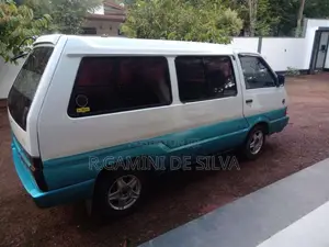 Nissan Largo 1990 Van (Used)