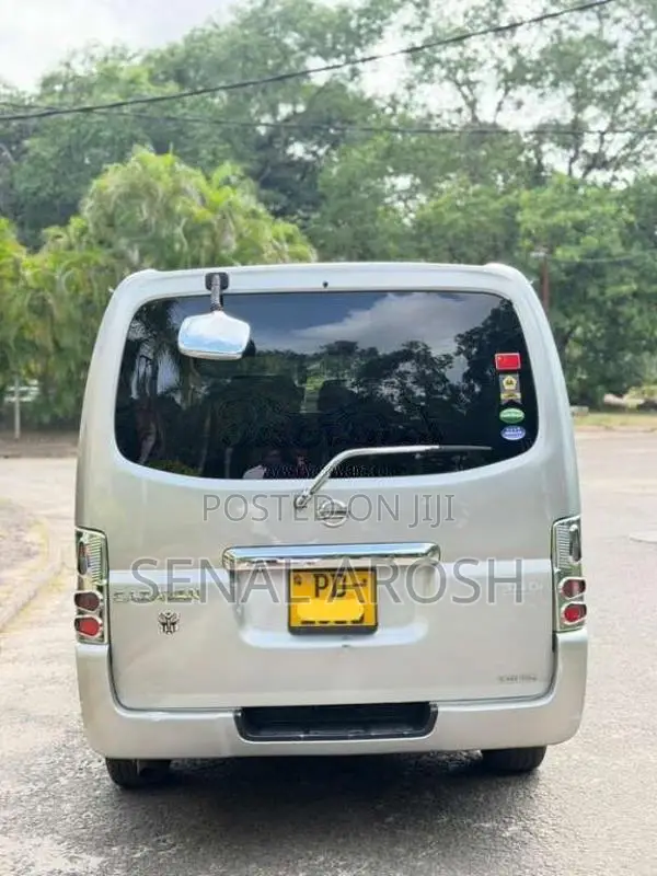Nissan E25 2007 Van (Used)