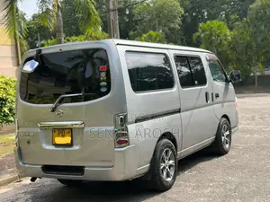 Nissan E25 2007 Van (Used)