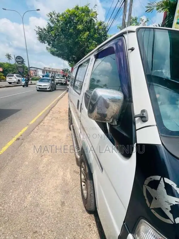 Mazda Bongo Lion Face 2004 Van (Used)