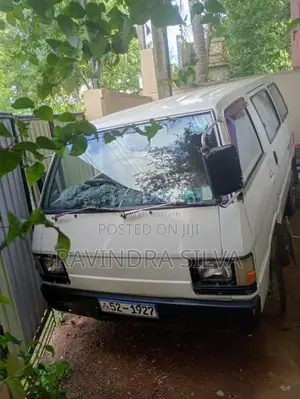 Mitsubishi L300 1982 Van (Used)