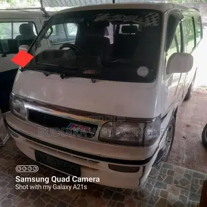 Toyota Dolphin 1995 Van (Used)