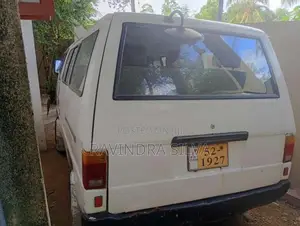 Mitsubishi L300 1982 Van (Used)