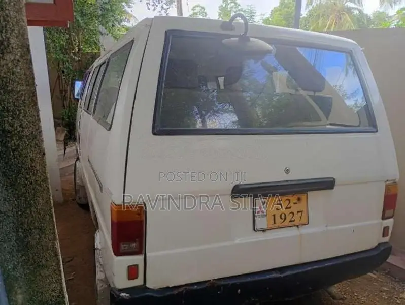 Mitsubishi L300 1982 Van (Used)