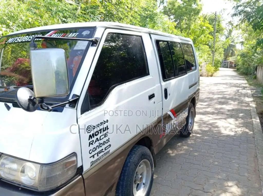 Mitsubishi PO5 1991 Van (Used)