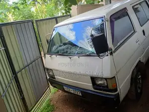 Mitsubishi L300 1982 Van (Used)