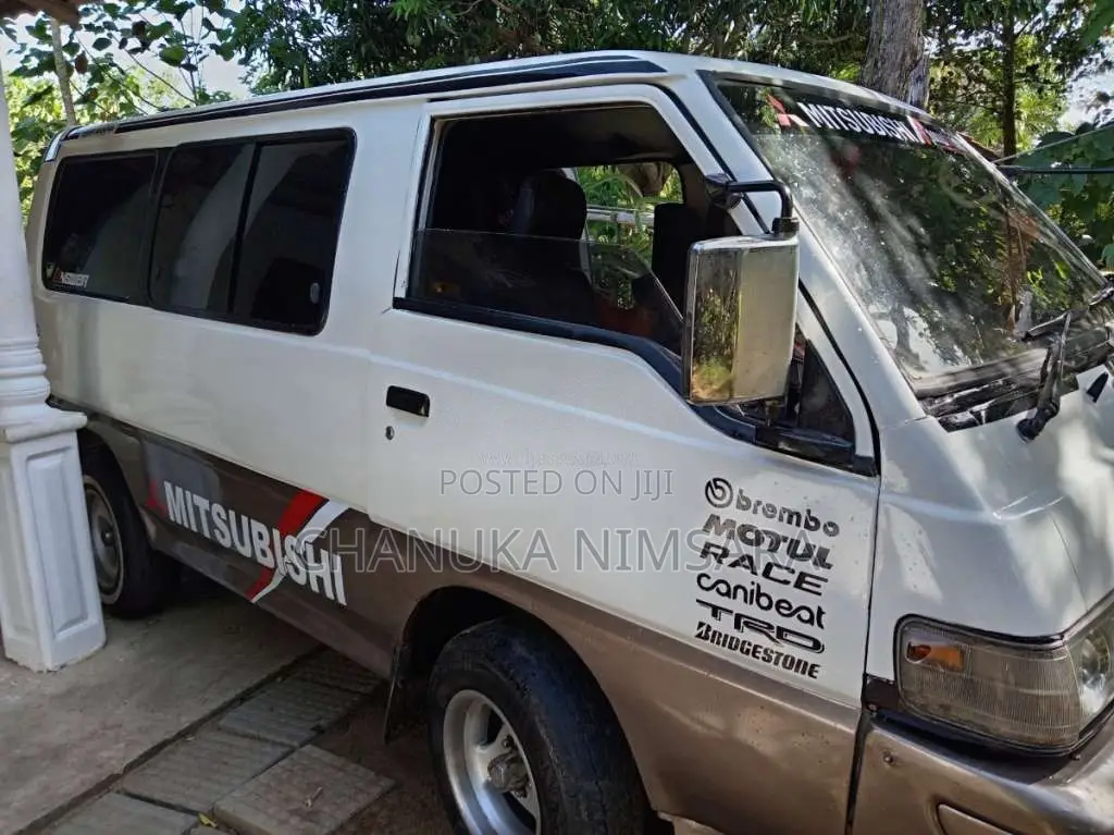 Mitsubishi PO5 1991 Van (Used)