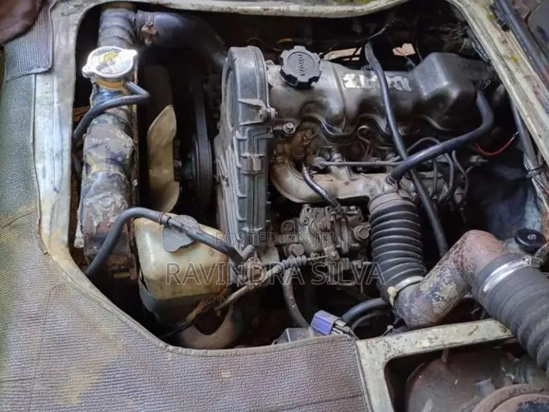 Mitsubishi L300 1982 Van (Used)