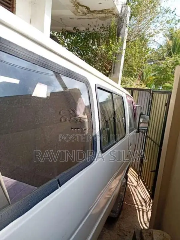 Mitsubishi L300 1982 Van (Used)