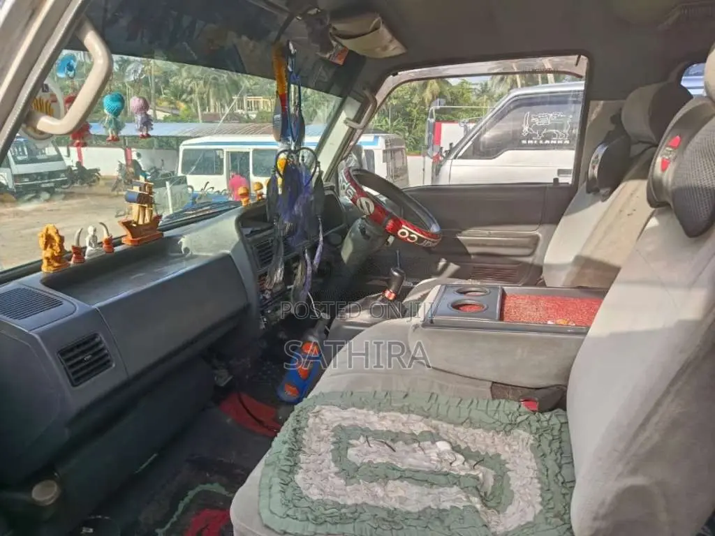 Mazda Brawny 2004 Van (Used)
