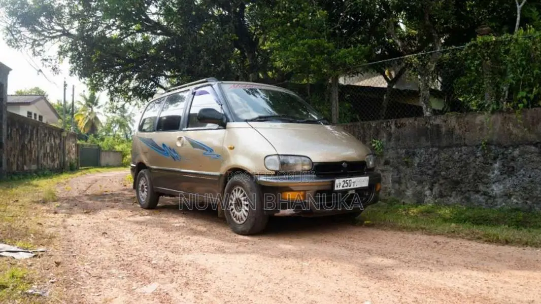 Nissan Serena 1993 Van (Used)