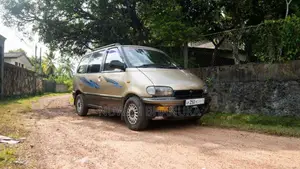 Nissan Serena 1993 Van (Used)